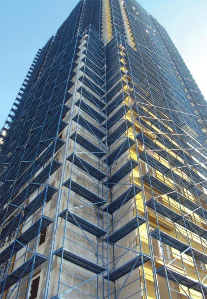 Güvenlikli Dış Cephe İskelesi | Yüksekte Güvenli Çalışma Sistemleri