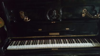 Rozenkranz Piano Antika severler için uygun fiyata